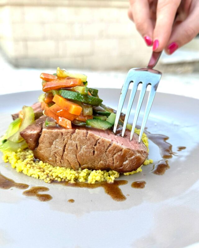 Un po’ di felicità? Assaggia il nostro filetto, cotto a bassa temperatura, con cous cous mantecato e verdure croccanti al burro.🙃😉

Prenota un tavolo👇🏻
📞 +39 0831 091570 
✅ 𝗪𝗵𝗮𝘁𝘀𝗮𝗽𝗽 +39 351 896 9650

𝗟𝗘 𝗠𝗔𝗖𝗜𝗡𝗘 𝗋𝗂𝗌𝗍𝗈𝗋𝖺𝗇𝗍𝖾
📍c/o MASSERIA ANTOGLIA
Strada Masseria Antoglia, 29 - Villa Castelli (Br)
🌐 www.masseriantoglia.it
𝑺𝒊𝒂𝒎𝒐 𝒂𝒑𝒆𝒓𝒕𝒊 𝒂 𝒄𝒆𝒏𝒂 𝒅𝒂𝒍 𝒎𝒆𝒓𝒄𝒐𝒍𝒆𝒅ì 𝒂𝒍 𝒔𝒂𝒃𝒂𝒕𝒐 𝒆 𝒍𝒂 𝒅𝒐𝒎𝒆𝒏𝒊𝒄𝒂 𝒂 𝒑𝒓𝒂𝒏𝒛𝒐

#masseriaantoglia #ristorantelemacine#villacastelli #puglia #restaurant #ristorantiitaliani #ristorantiditalia #pugliafood #weareinpuglia #italianrestaurant #menu #chef #cheflife